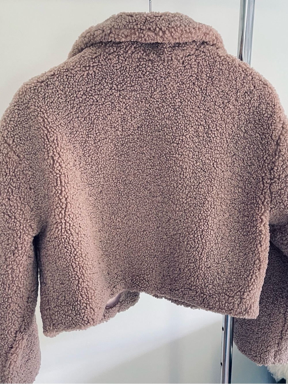 ASOS Design Plush Teddy Cropped Jacket - Mauve - Picture 3 of 8